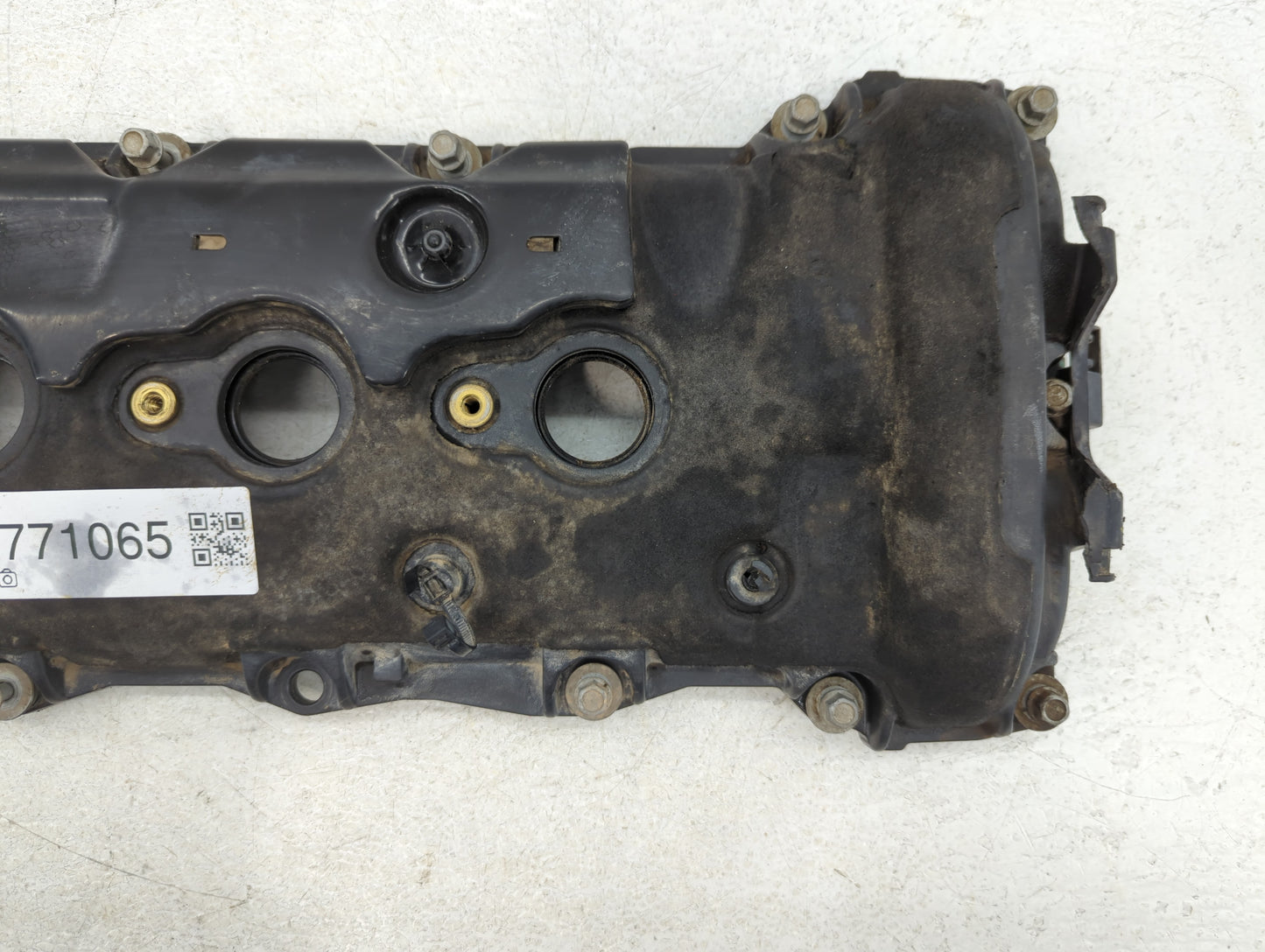 2008 Saturn Vue Driver Left Cylinder Head Valve Cover Fits OEM Used Auto Parts - Oemusedautoparts1.com