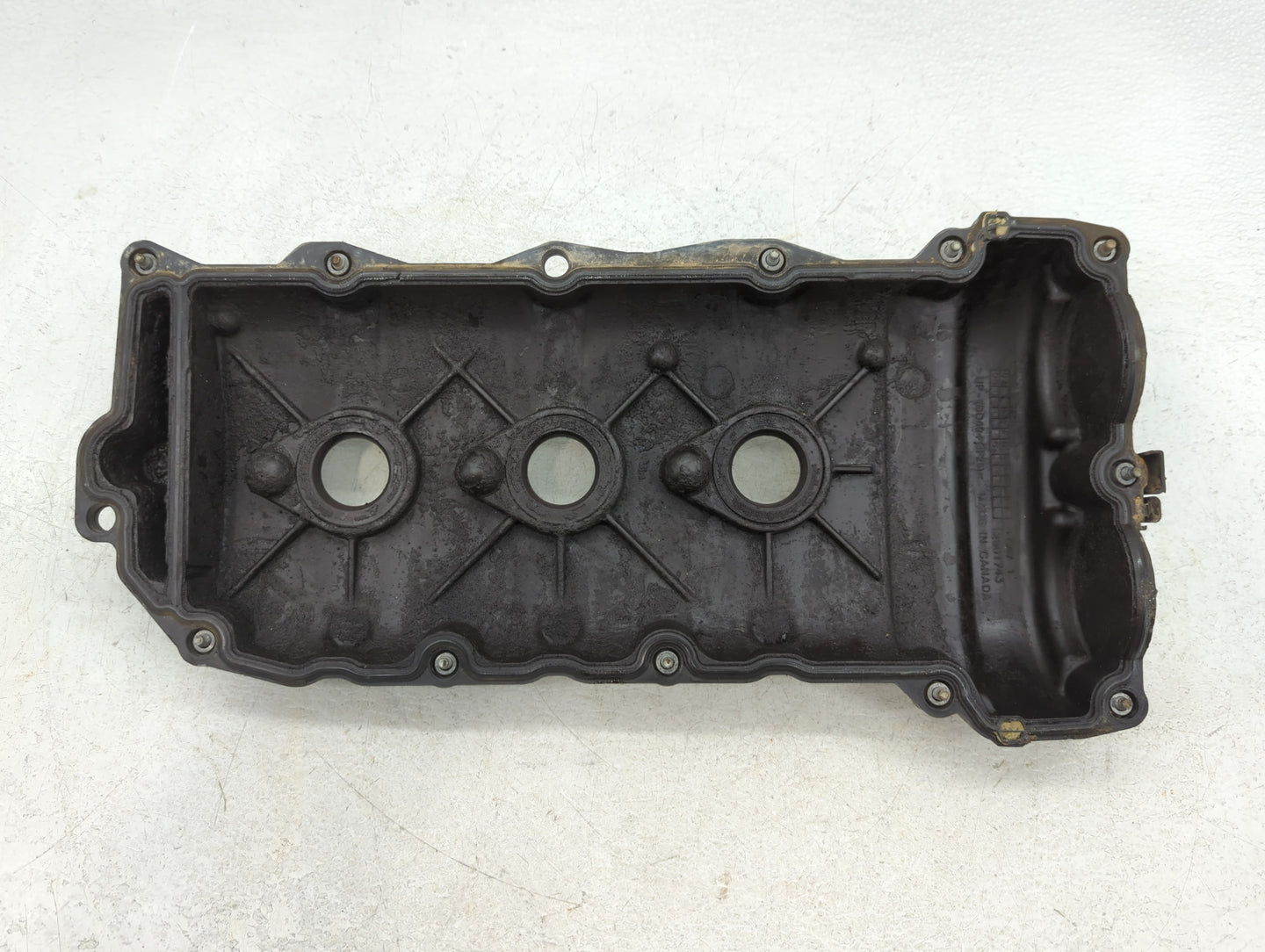 2008 Saturn Vue Driver Left Cylinder Head Valve Cover Fits OEM Used Auto Parts - Oemusedautoparts1.com