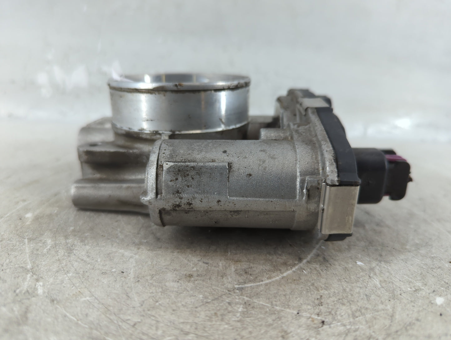 2008-2010 Saturn Vue Throttle Body P/N:3693B 995AA, 2597AA Fits Fits 2007 2008 2009 2010 2011 OEM Used Auto Parts - Oemuseda