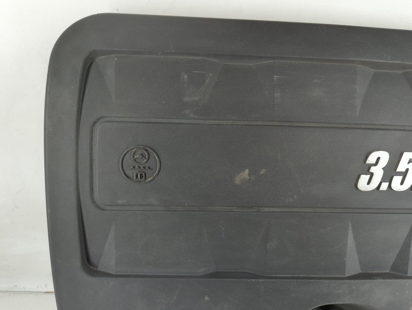 2008 Saturn Vue Engine Cover 776675 - Oemusedautoparts1.com