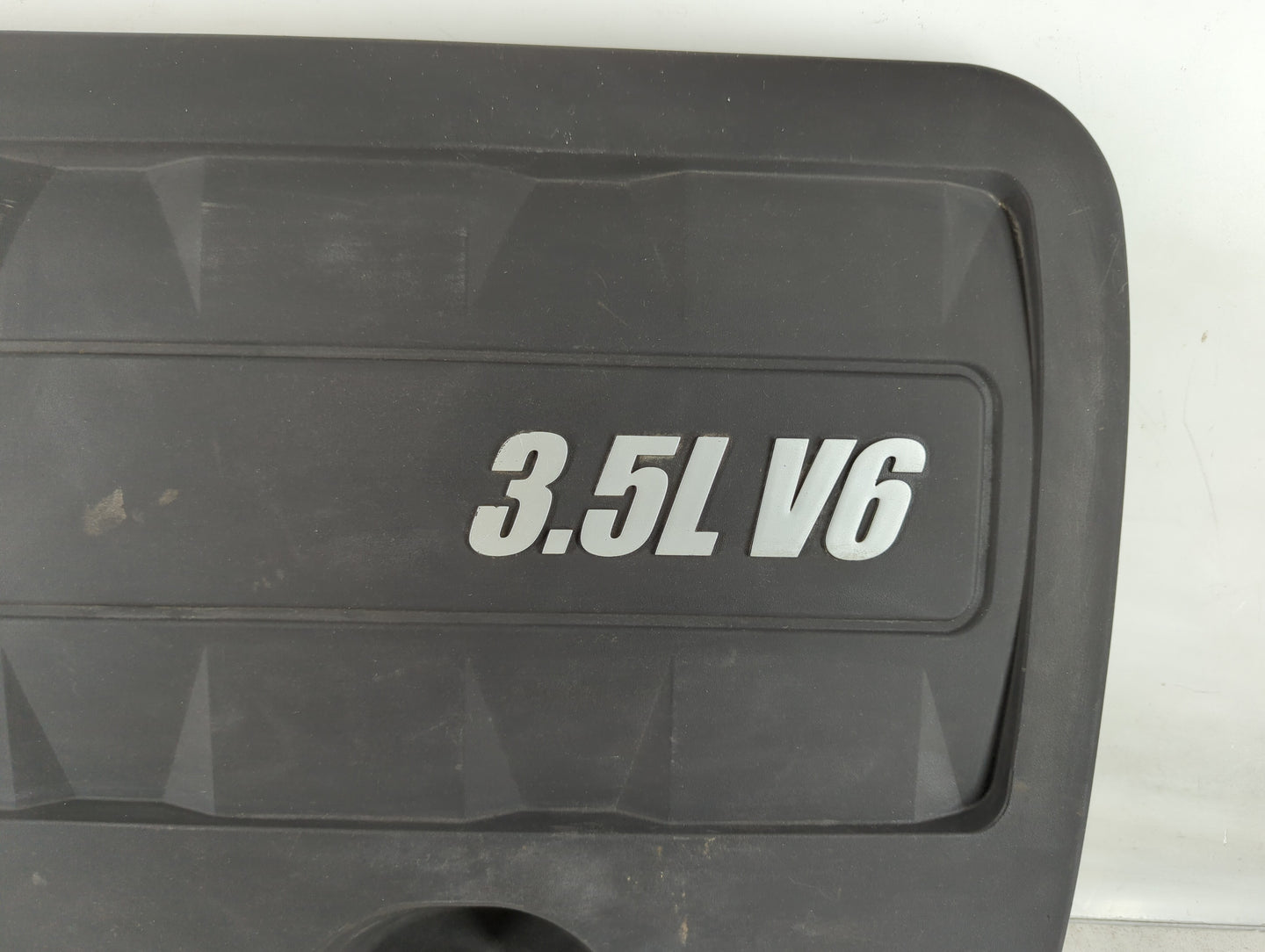 2008 Saturn Vue Engine Cover 776675 - Oemusedautoparts1.com