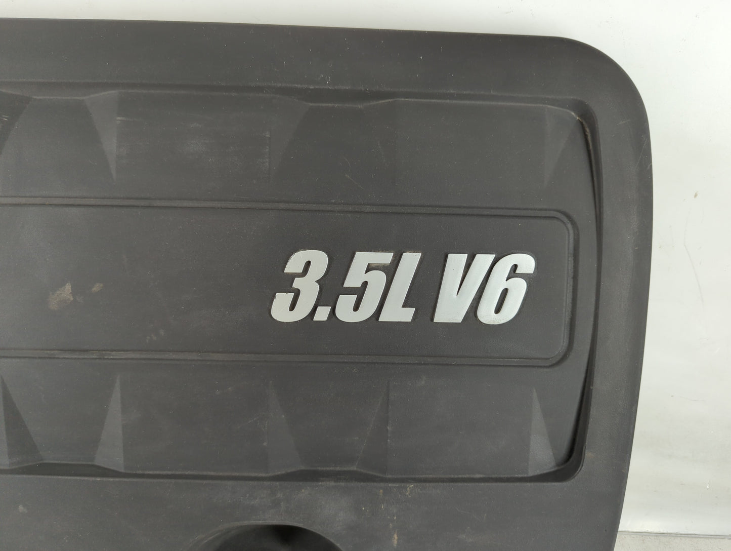 2008 Saturn Vue Engine Cover 776675 - Oemusedautoparts1.com