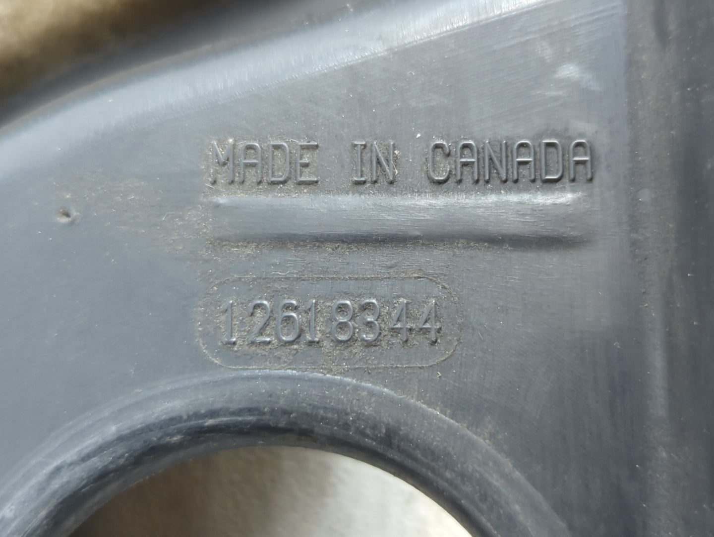 2008 Saturn Vue Engine Cover 776675 - Oemusedautoparts1.com