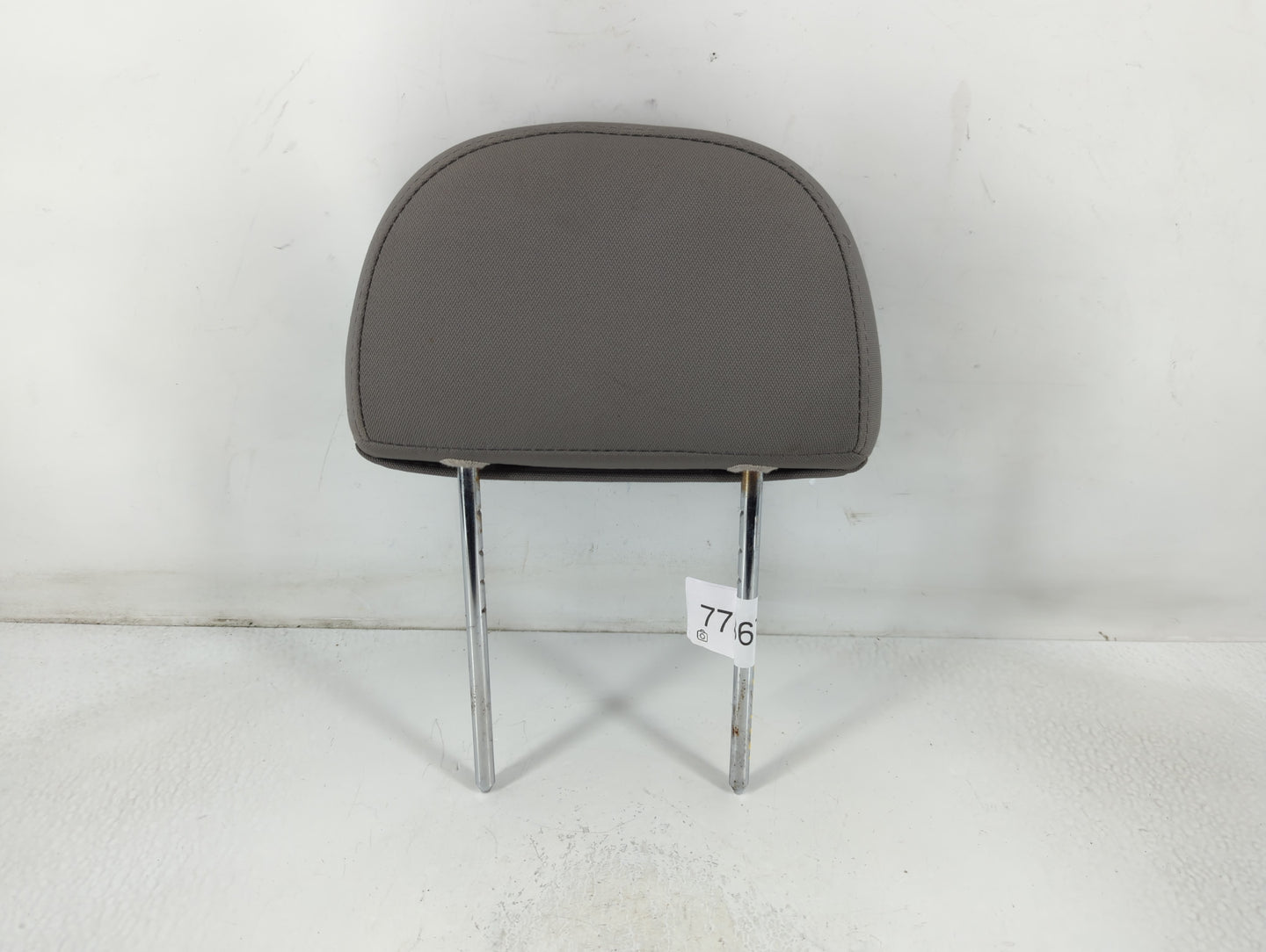 2008-2010 Saturn Vue Headrest Head Rest Front Driver Passenger Seat Fits Fits 2008 2009 2010 OEM Used Auto Parts - Oemusedau