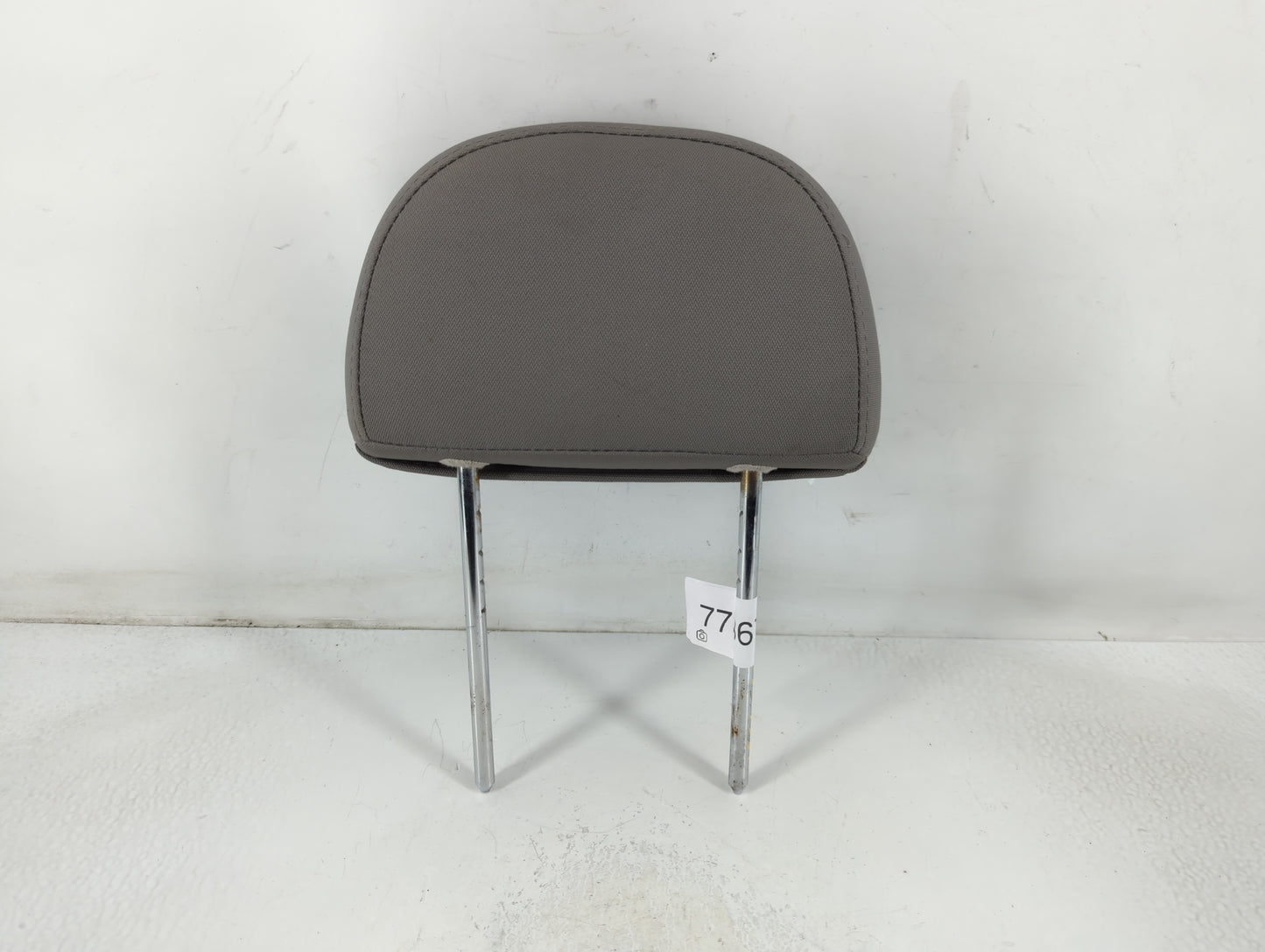 2008-2010 Saturn Vue Headrest Head Rest Front Driver Passenger Seat Fits Fits 2008 2009 2010 OEM Used Auto Parts - Oemusedau