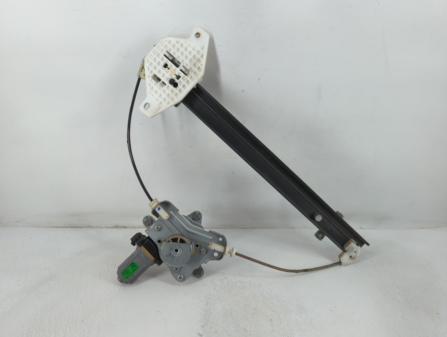2008-2010 Saturn Vue Driver Left Rear Window Regulator - Oemusedautoparts1.com