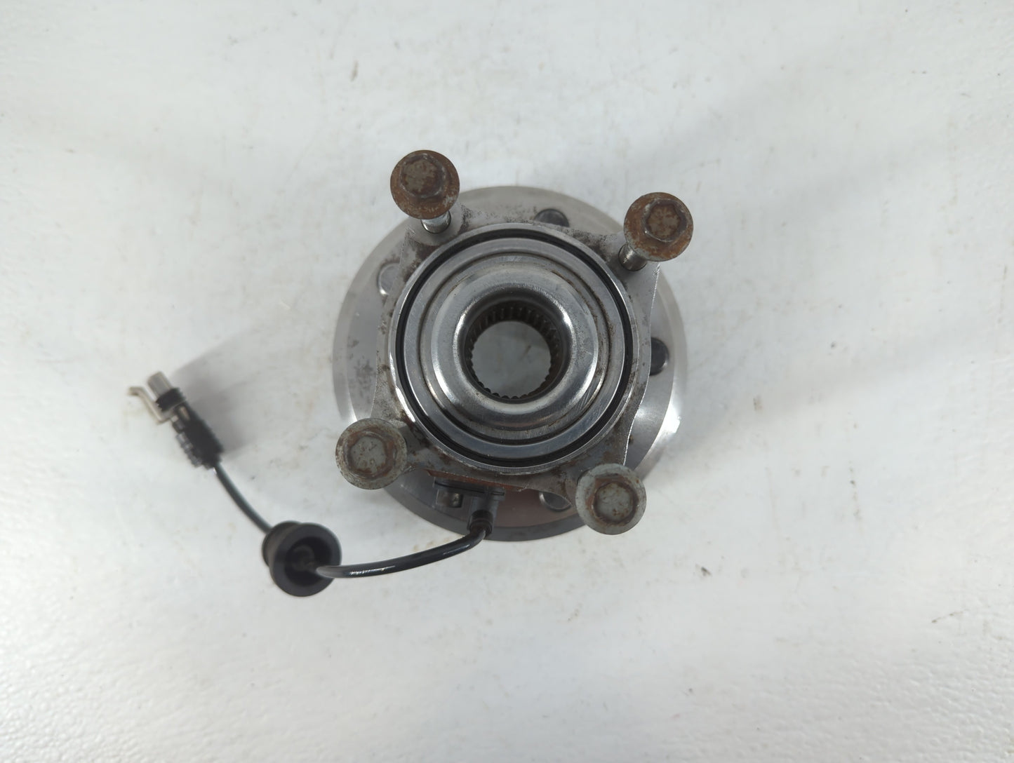 2008-2008 Saturn Vue Driver Rear Wheel Hub Oem - Oemusedautoparts1.com