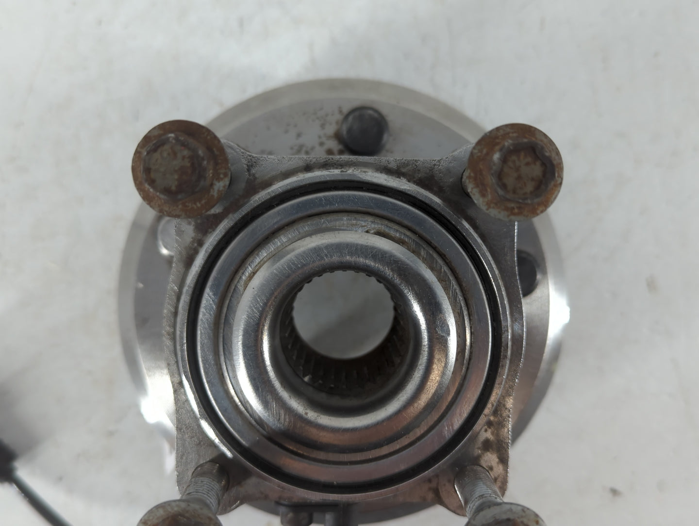 2008-2008 Saturn Vue Driver Rear Wheel Hub Oem - Oemusedautoparts1.com