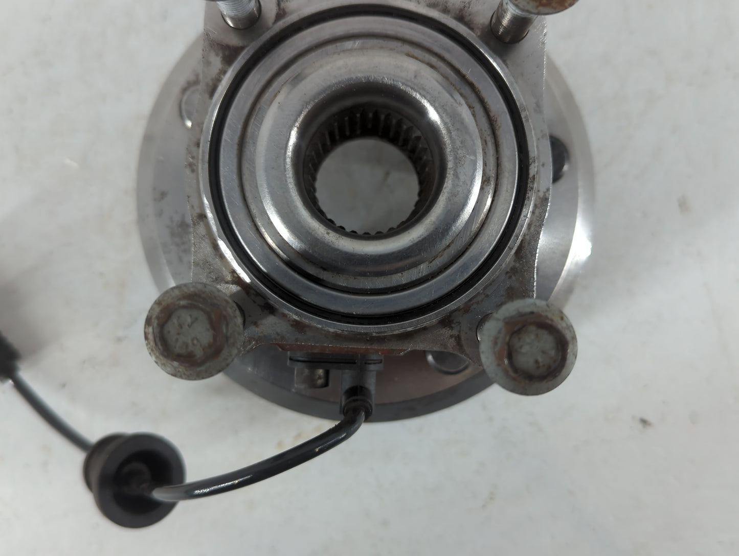 2008-2008 Saturn Vue Driver Rear Wheel Hub Oem - Oemusedautoparts1.com
