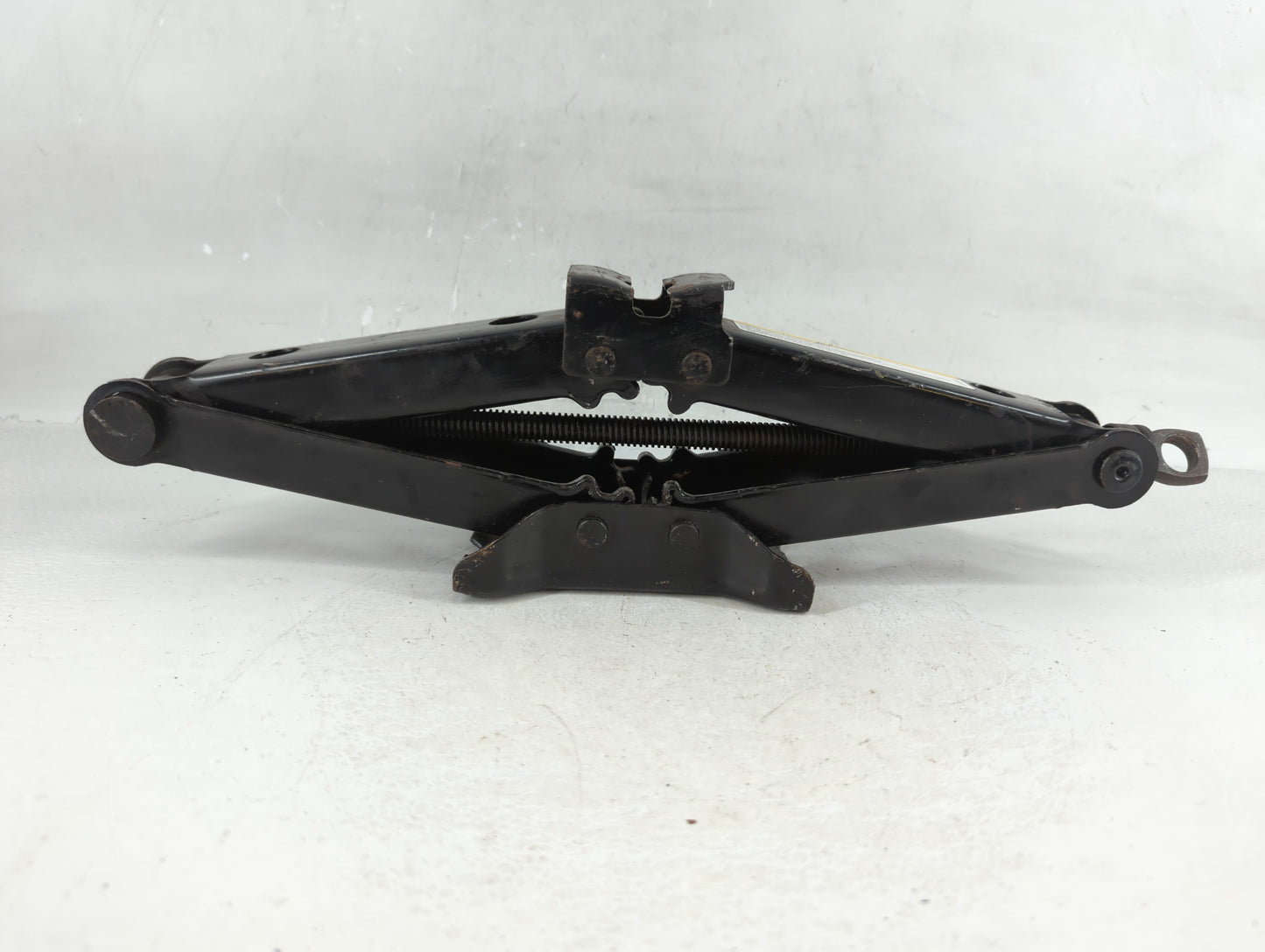 2008 Saturn Vue Spare Scissor Car Jack - Oemusedautoparts1.com