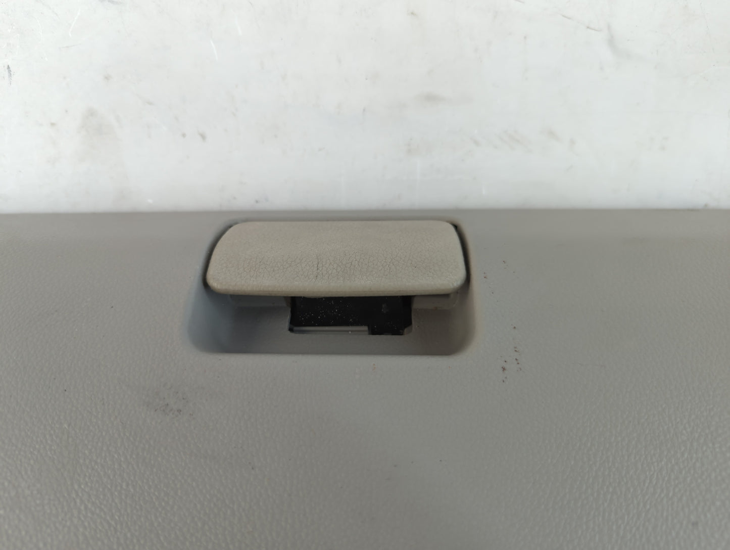 2008 Saturn Vue Passenger Glove Box Door Storage Compartment 903812 - Oemusedautoparts1.com