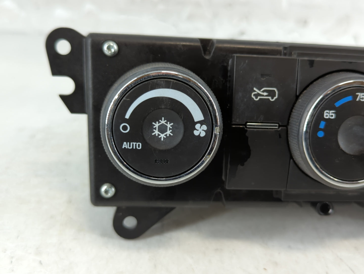 2008 Saturn Vue Climate Control Module Temperature AC/Heater Replacement Fits OEM Used Auto Parts - Oemusedautoparts1.com
