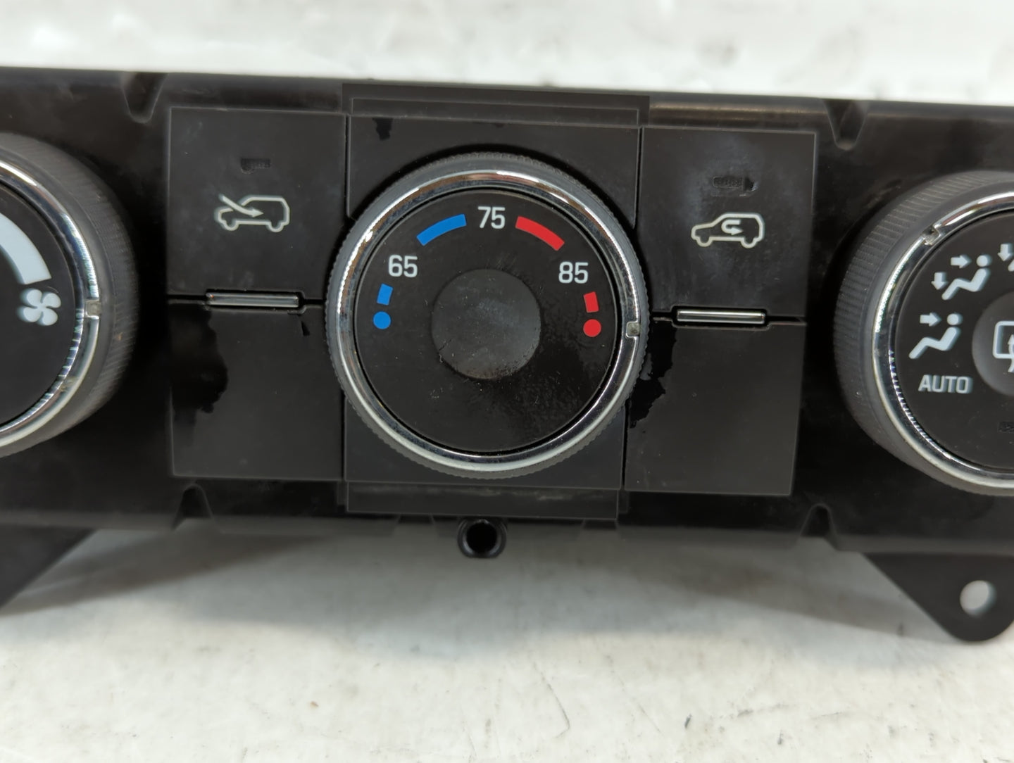2008 Saturn Vue Climate Control Module Temperature AC/Heater Replacement Fits OEM Used Auto Parts - Oemusedautoparts1.com