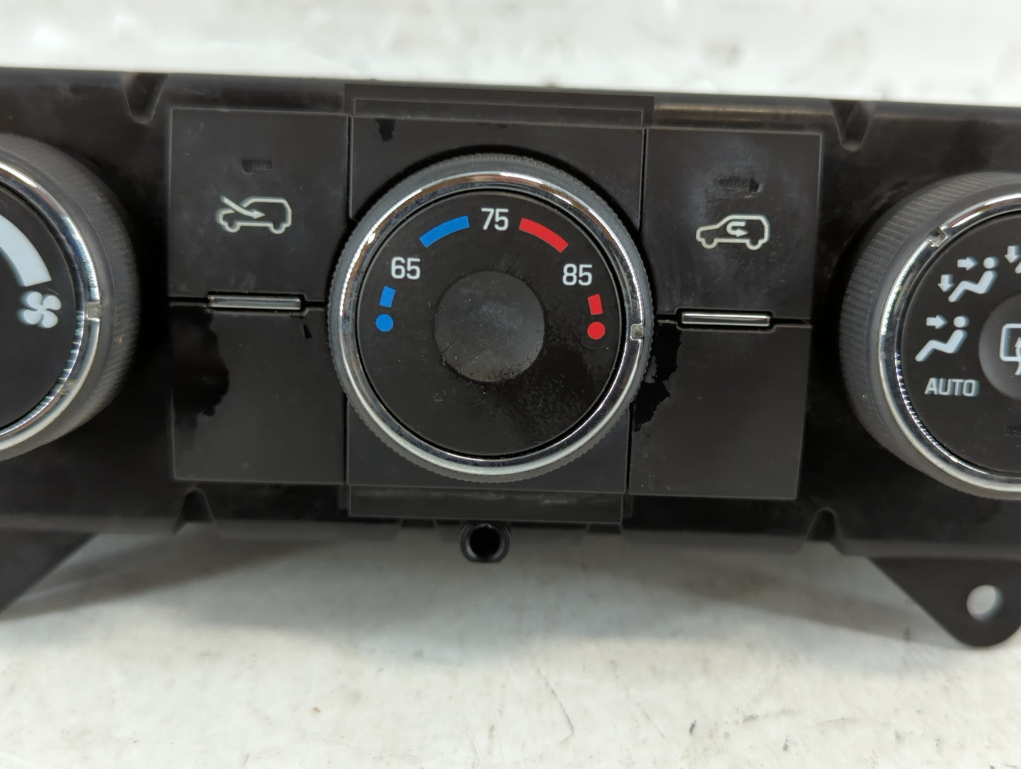 2008 Saturn Vue Climate Control Module Temperature AC/Heater Replacement Fits OEM Used Auto Parts - Oemusedautoparts1.com