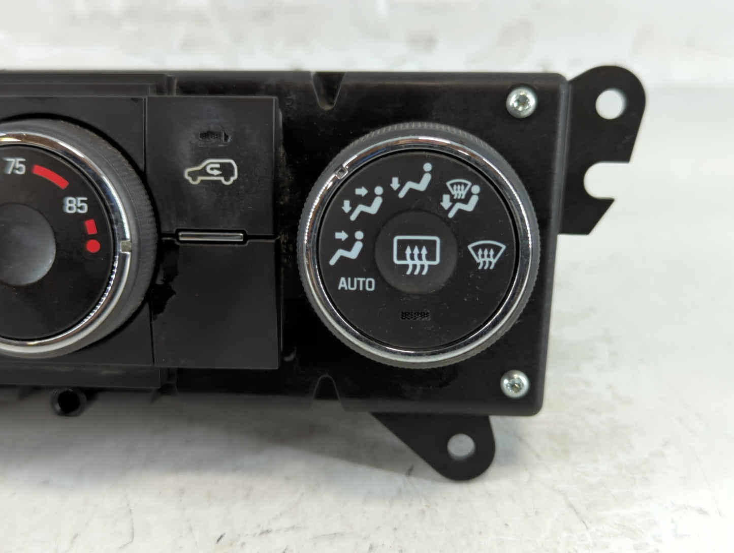 2008 Saturn Vue Climate Control Module Temperature AC/Heater Replacement Fits OEM Used Auto Parts - Oemusedautoparts1.com