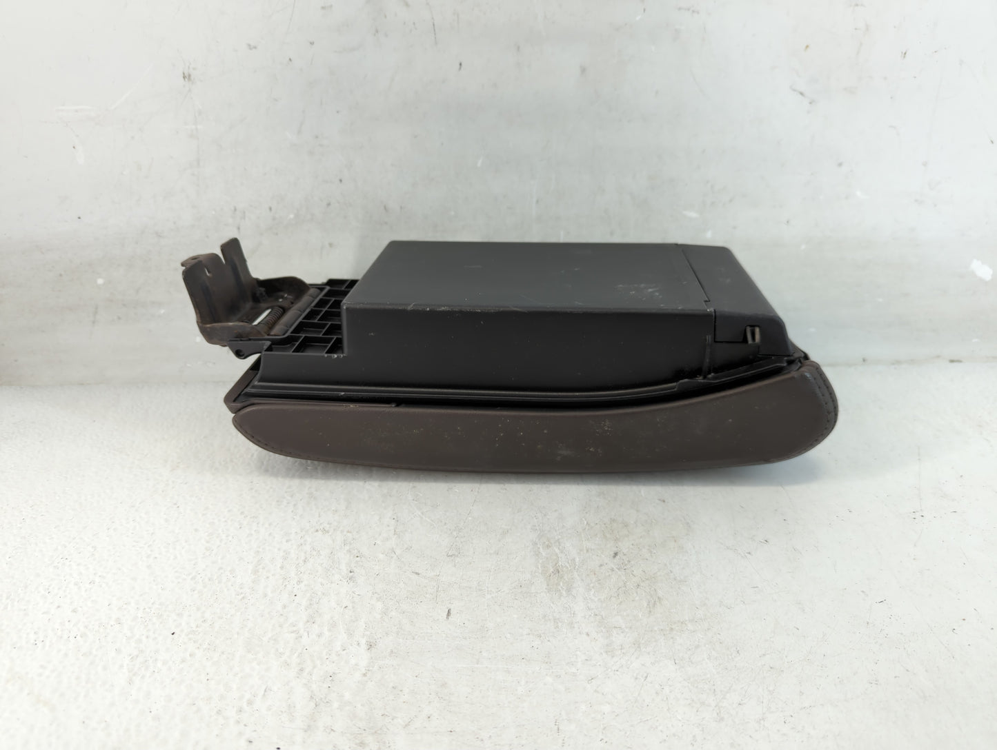 2008-2010 Saturn Vue Center Console Armrest Cover Lid Fits Fits 2008 2009 2010 OEM Used Auto Parts - Oemusedautoparts1.com