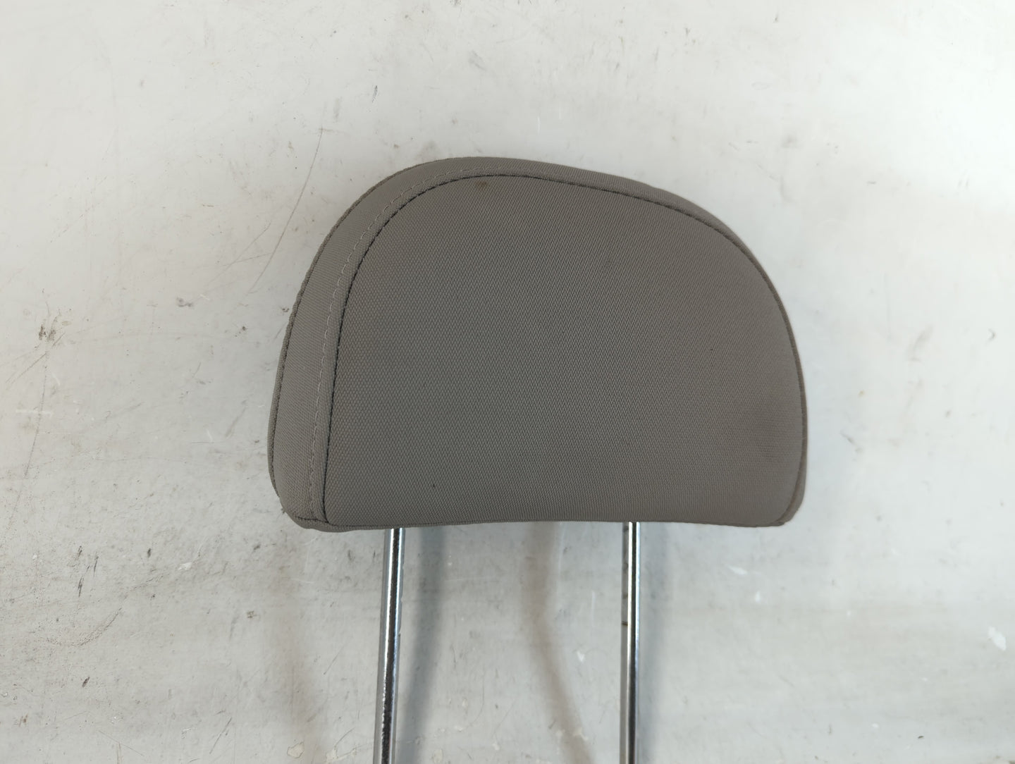 2008 Saturn Vue Headrest Head Rest Front Driver Passenger Seat Fits OEM Used Auto Parts - Oemusedautoparts1.com