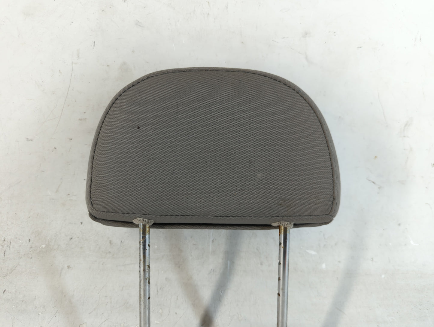 2008 Saturn Vue Headrest Head Rest Rear Seat Fits OEM Used Auto Parts - Oemusedautoparts1.com
