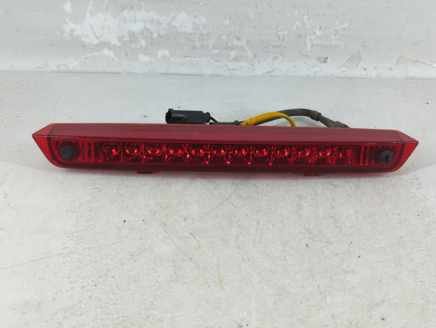 2008 Saturn Vue Third Brake Light Tail Light Fits OEM Used Auto Parts - Oemusedautoparts1.com