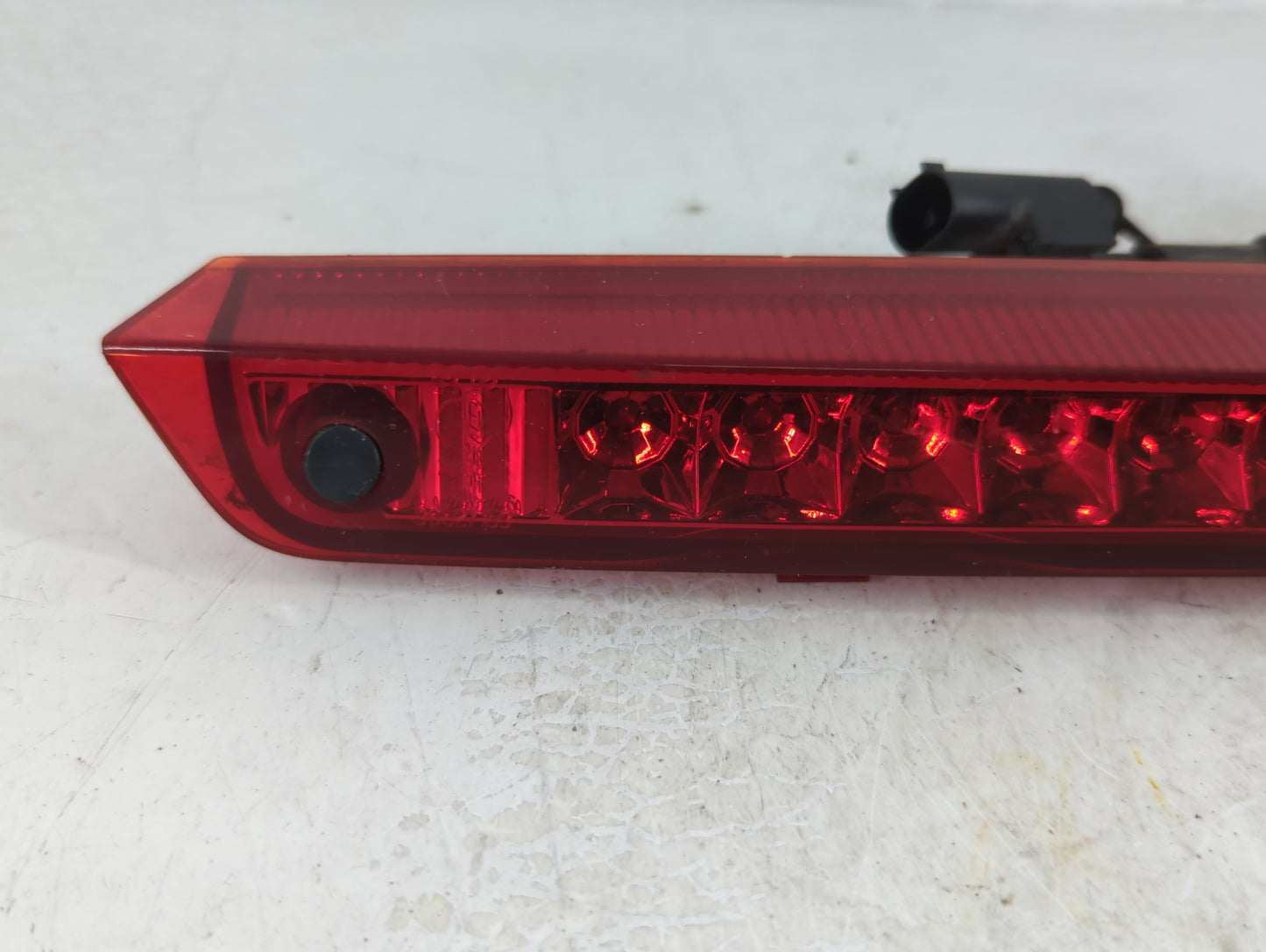 2008 Saturn Vue Third Brake Light Tail Light Fits OEM Used Auto Parts - Oemusedautoparts1.com
