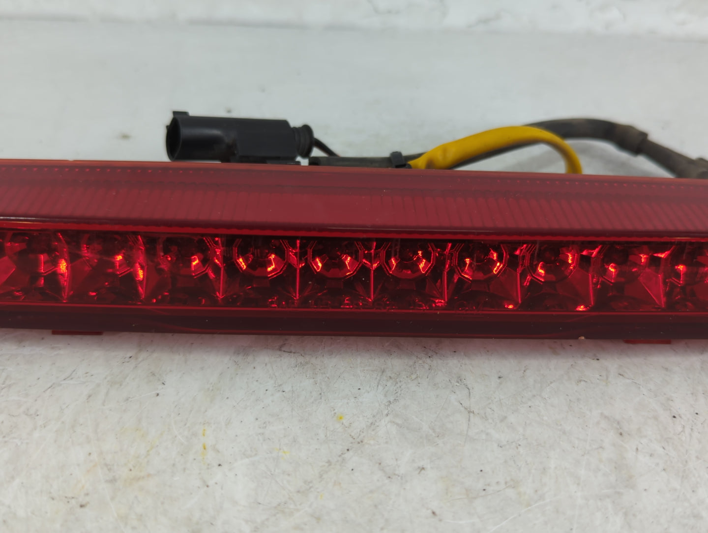 2008 Saturn Vue Third Brake Light Tail Light Fits OEM Used Auto Parts - Oemusedautoparts1.com