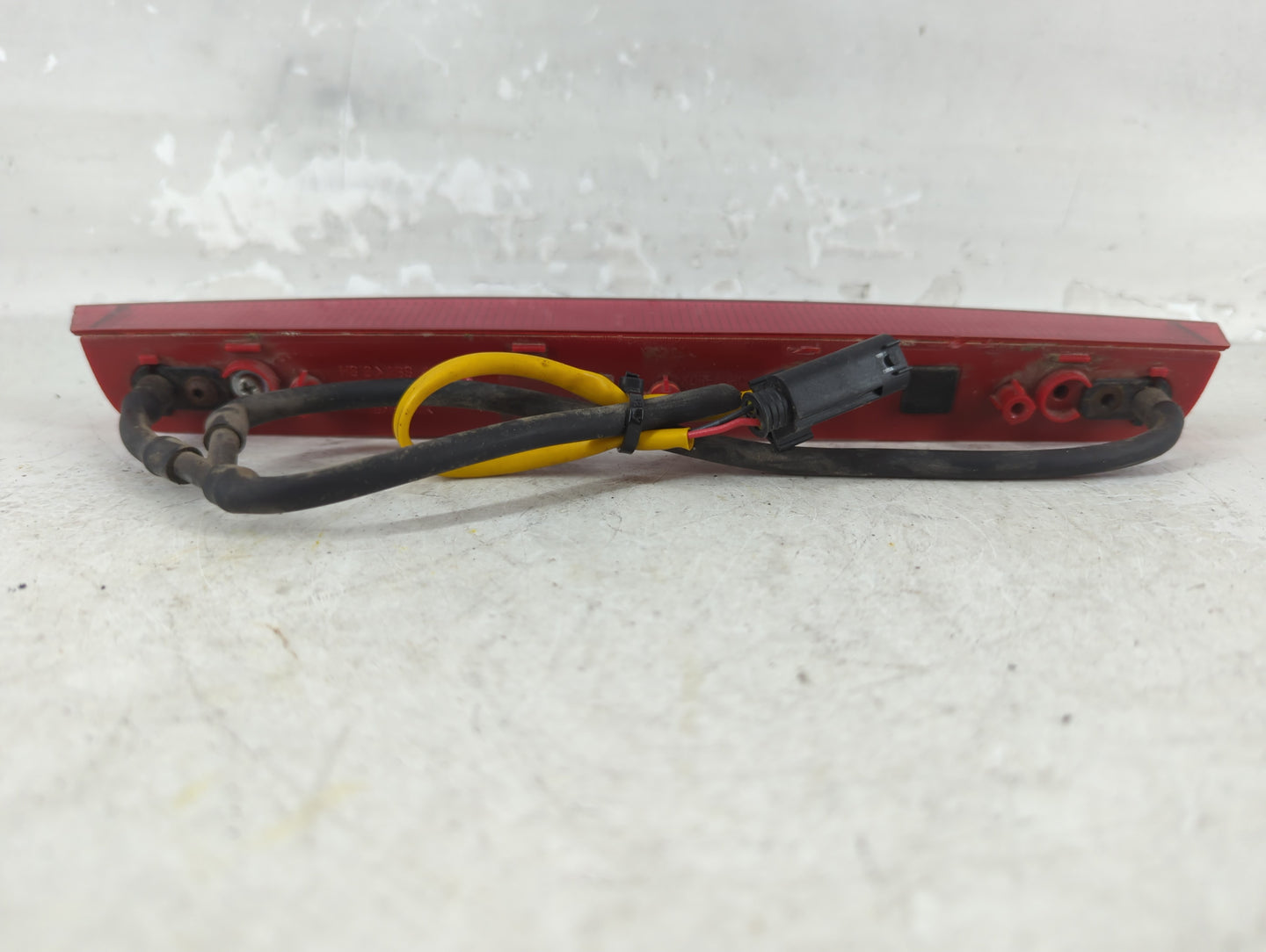 2008 Saturn Vue Third Brake Light Tail Light Fits OEM Used Auto Parts - Oemusedautoparts1.com