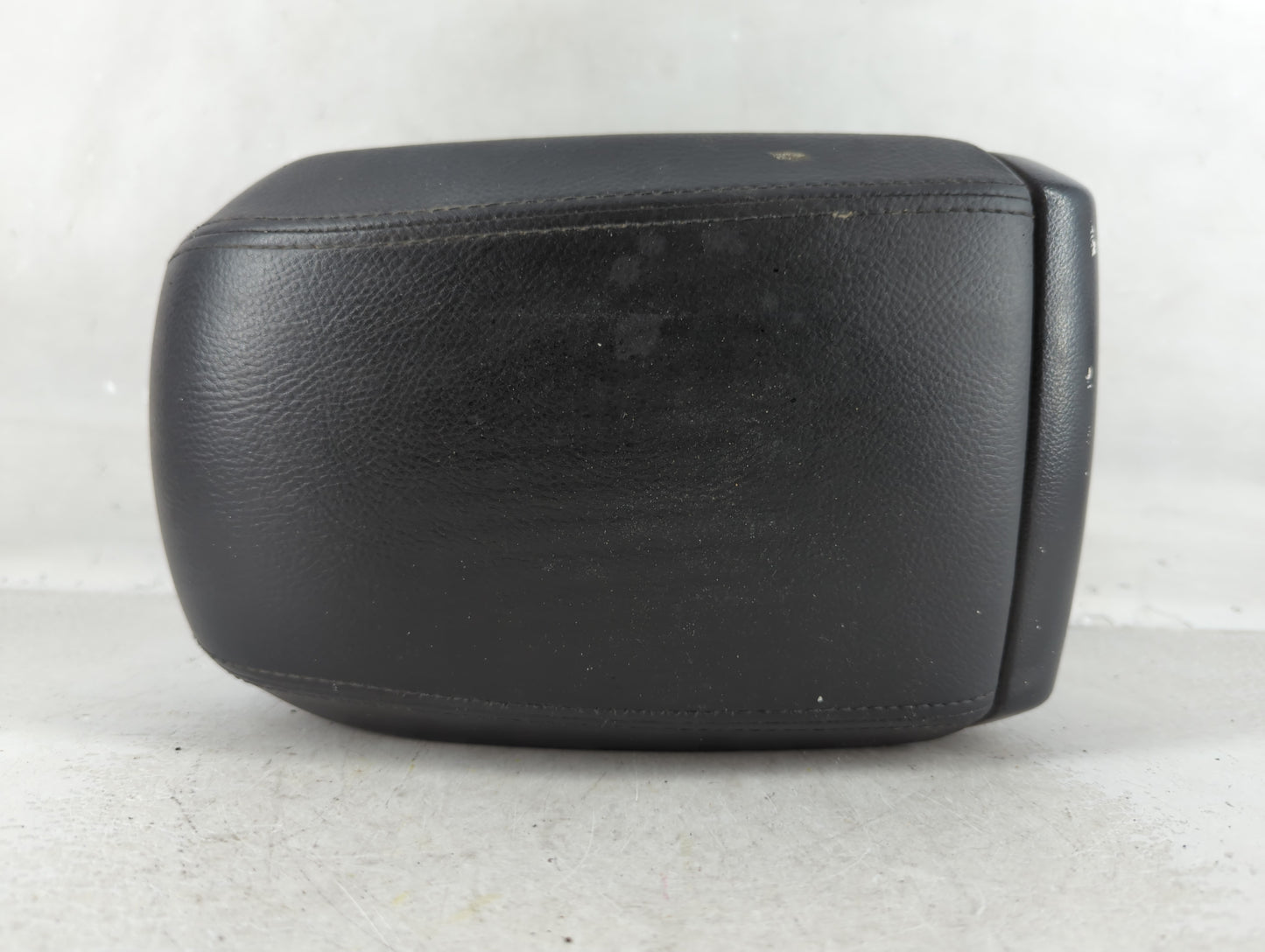 2008-2010 Saturn Vue Center Console Armrest Cover Lid Fits Fits 2008 2009 2010 OEM Used Auto Parts - Oemusedautoparts1.com