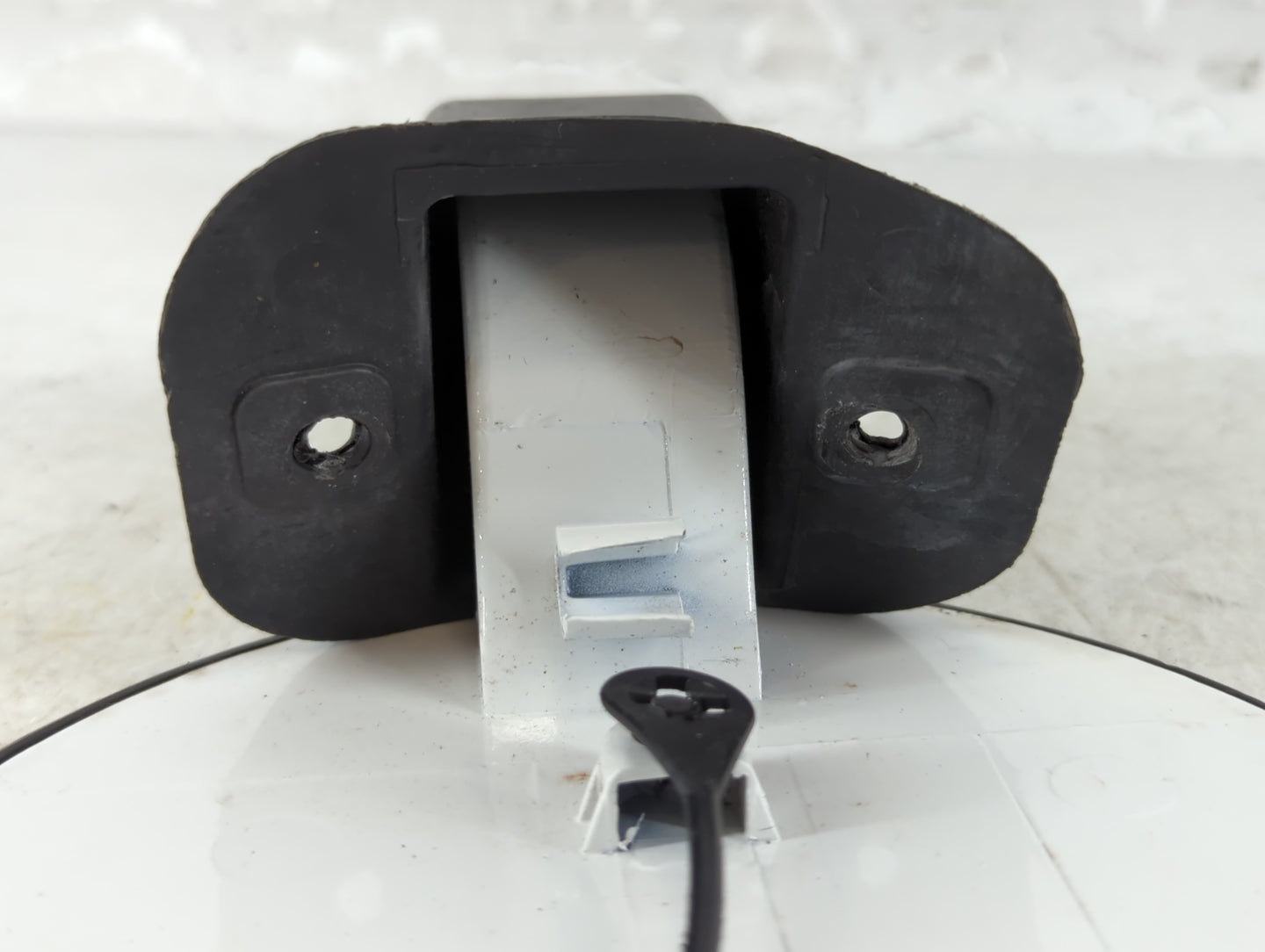 2008 Saturn Vue Fuel Tank Door Lid Gas Tank White - Oemusedautoparts1.com