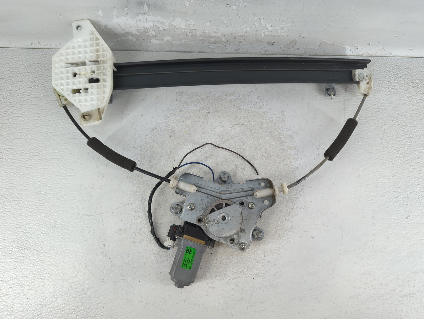 2008-2010 Saturn Vue Driver Left Front Window Regulator - Oemusedautoparts1.com