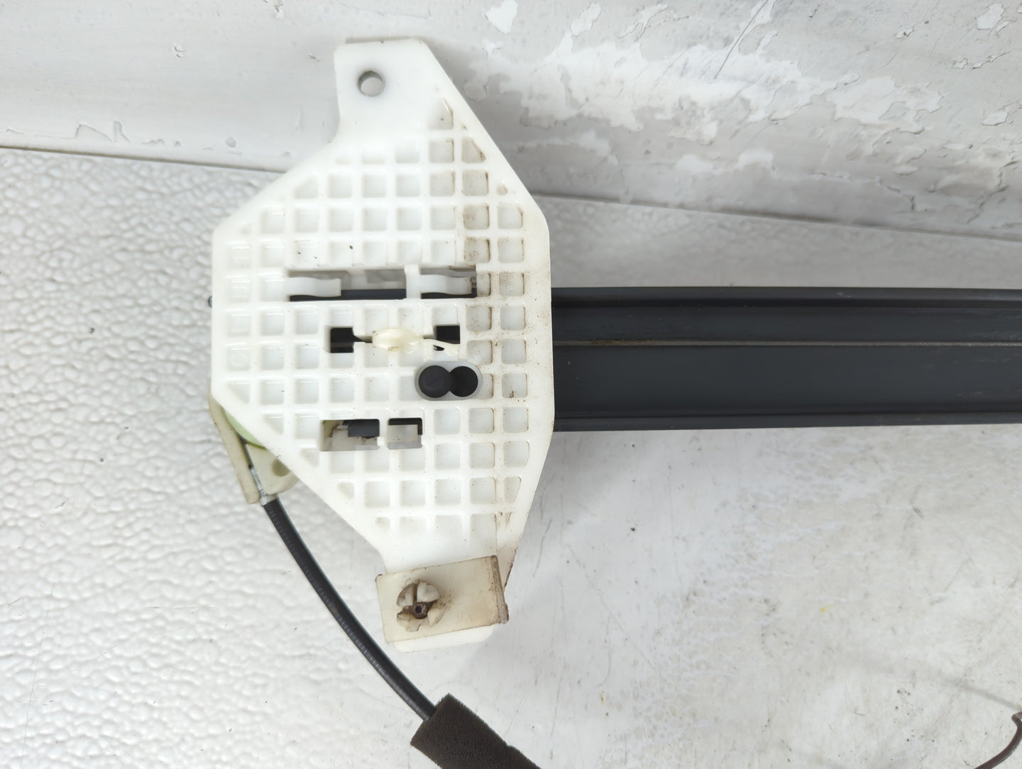 2008-2010 Saturn Vue Driver Left Front Window Regulator - Oemusedautoparts1.com
