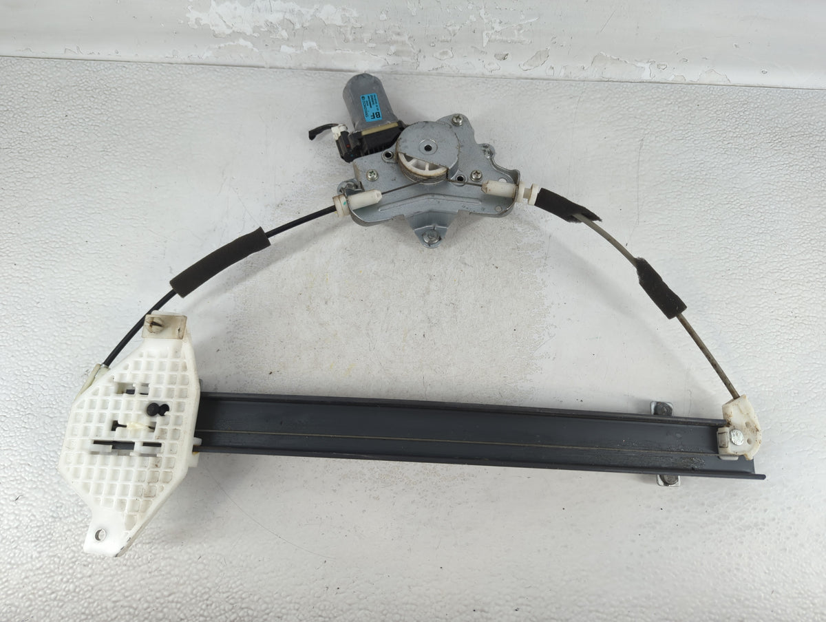 2008-2010 Saturn Vue Used Window Regulator Passenger Front 904781 - Oemusedautoparts1.com