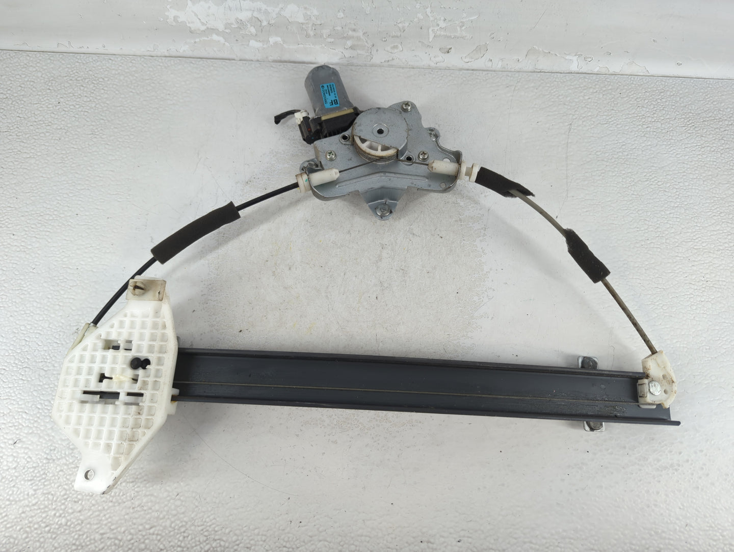 2008-2010 Saturn Vue Used Window Regulator Passenger Front - Oemusedautoparts1.com