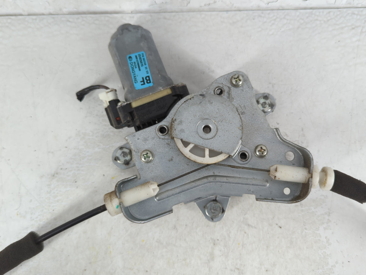 2008-2010 Saturn Vue Used Window Regulator Passenger Front 904781 - Oemusedautoparts1.com