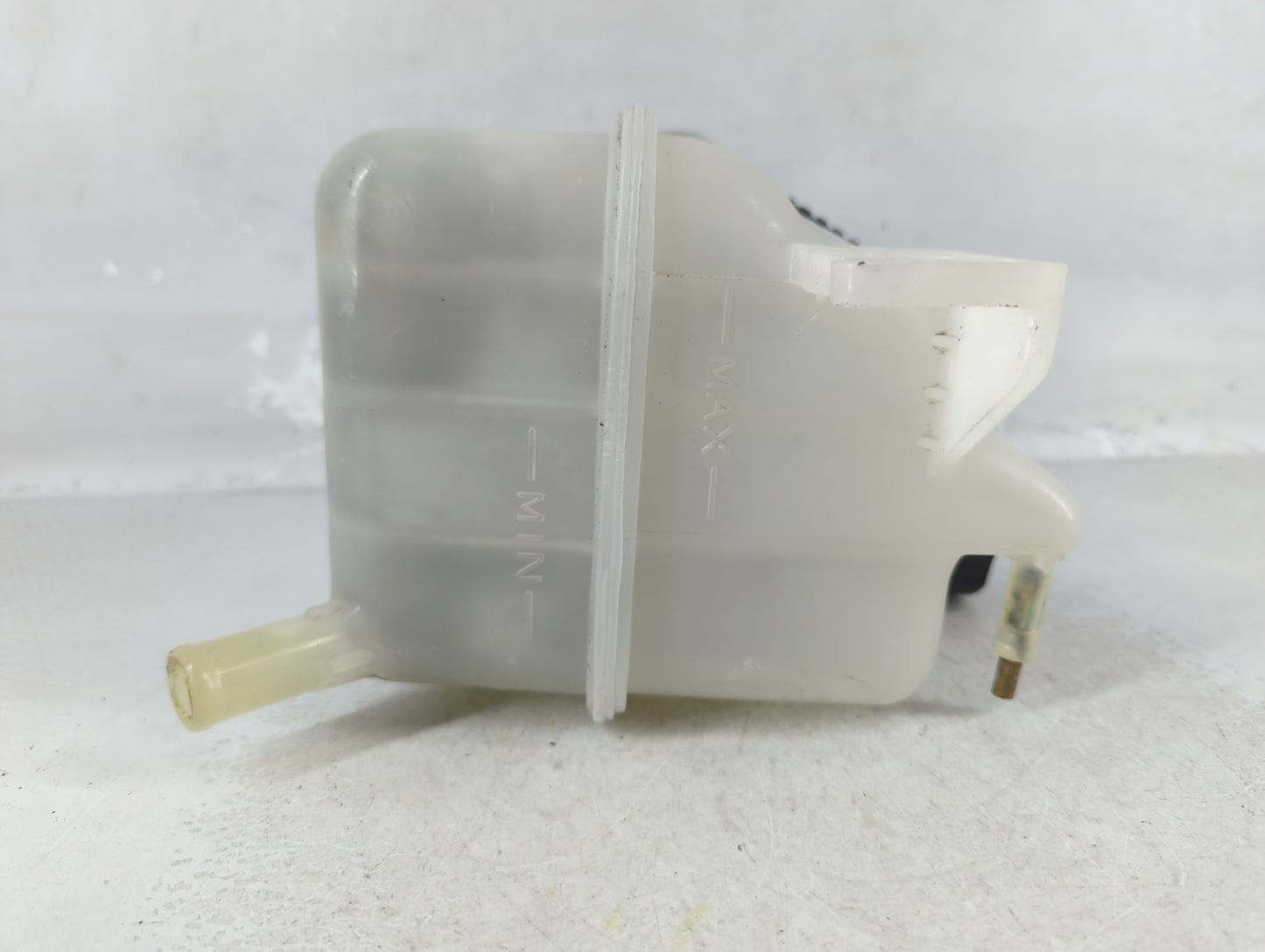 2008-2010 Saturn Vue Radiator Coolant Overflow Expansion Tank Bottle 904785 - Oemusedautoparts1.com