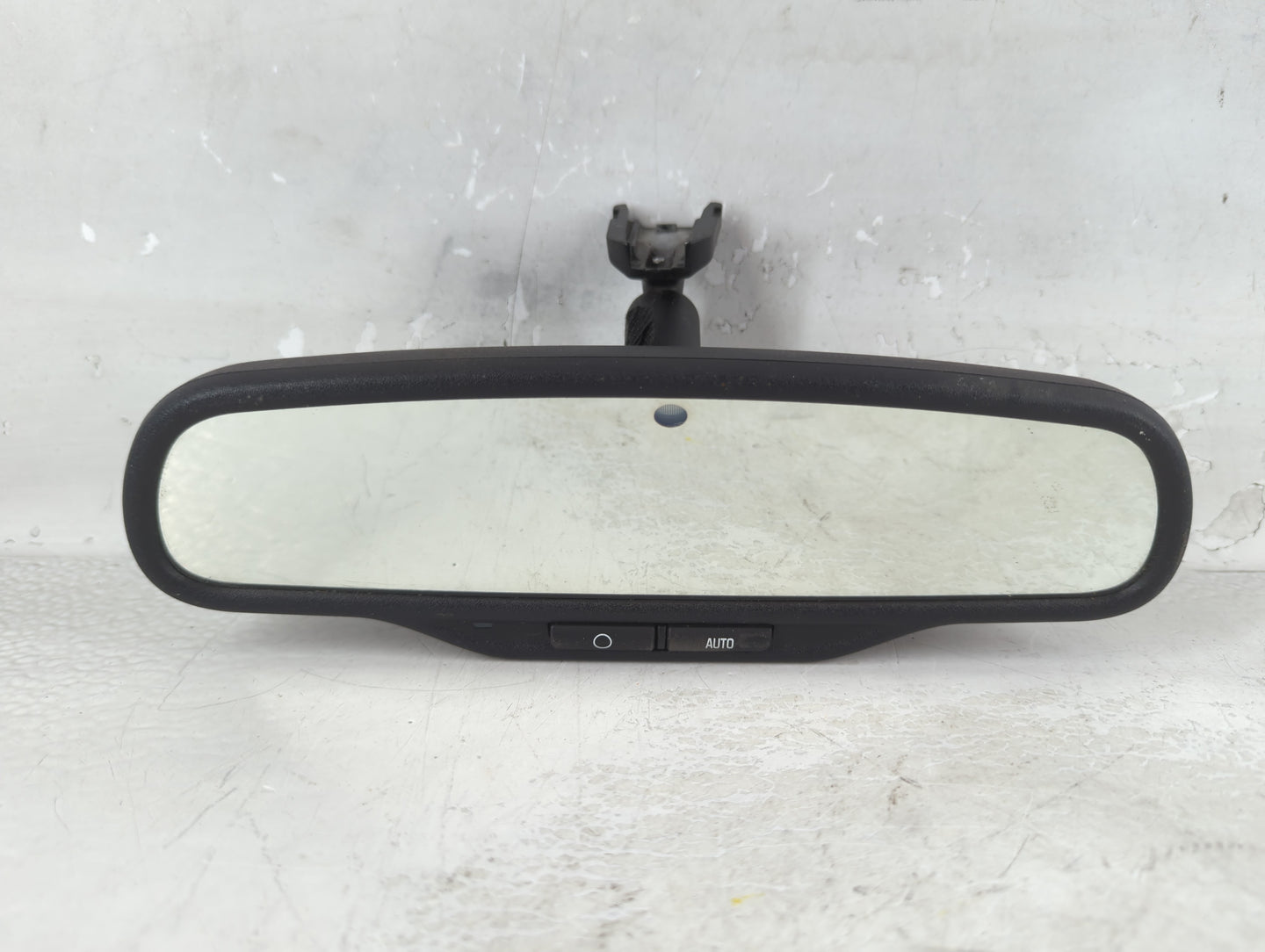 2008 Saturn Vue Interior Rear View Mirror Replacement OEM P/N:15271286 Fits OEM Used Auto Parts - Oemusedautoparts1.com