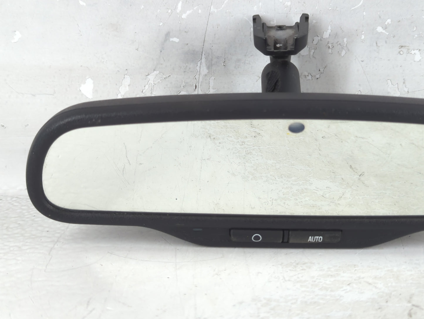 2008 Saturn Vue Interior Rear View Mirror Replacement OEM P/N:15271286 Fits OEM Used Auto Parts - Oemusedautoparts1.com