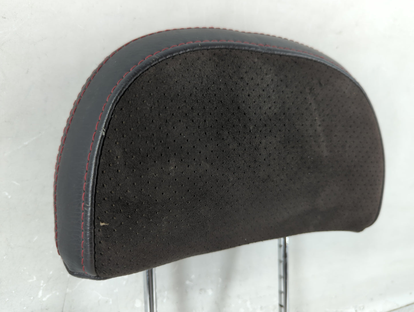 2008 Saturn Vue Headrest Head Rest Rear Seat Fits OEM Used Auto Parts - Oemusedautoparts1.com