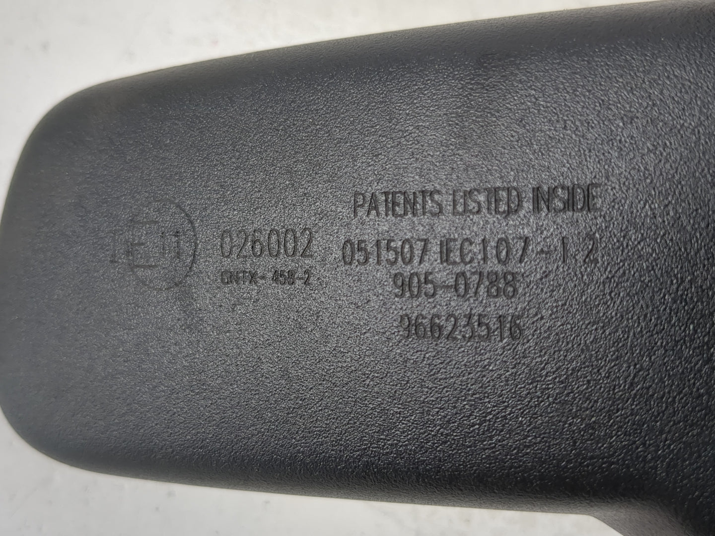 2008 Saturn Vue Interior Rear View Mirror Replacement OEM P/N:96623516 E11026002 Fits OEM Used Auto Parts - Oemusedautoparts