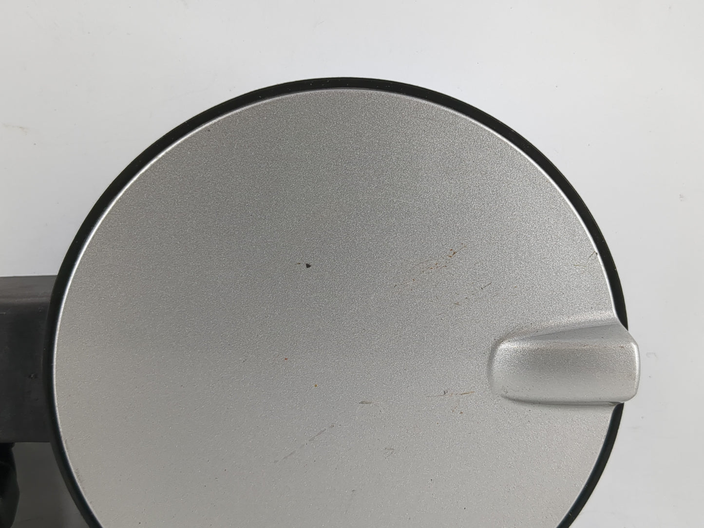 2008 Saturn Vue Fuel Tank Door Lid Gas Tank - Oemusedautoparts1.com