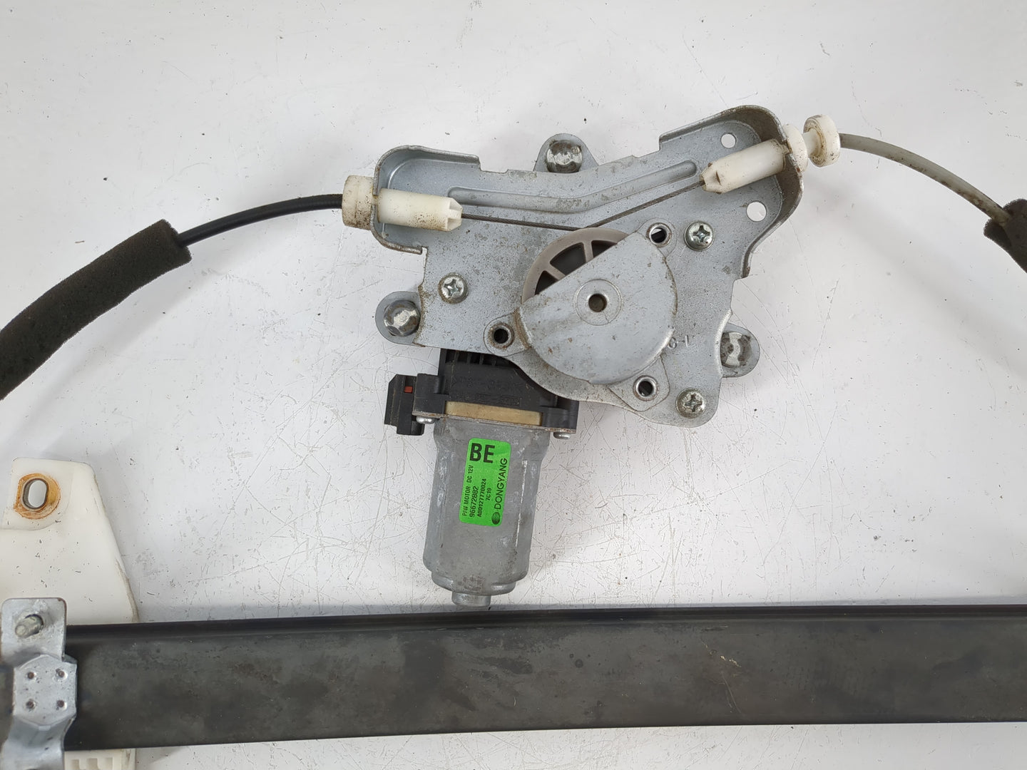 2008-2010 Saturn Vue Driver Front Left Power Window Motor - Oemusedautoparts1.com