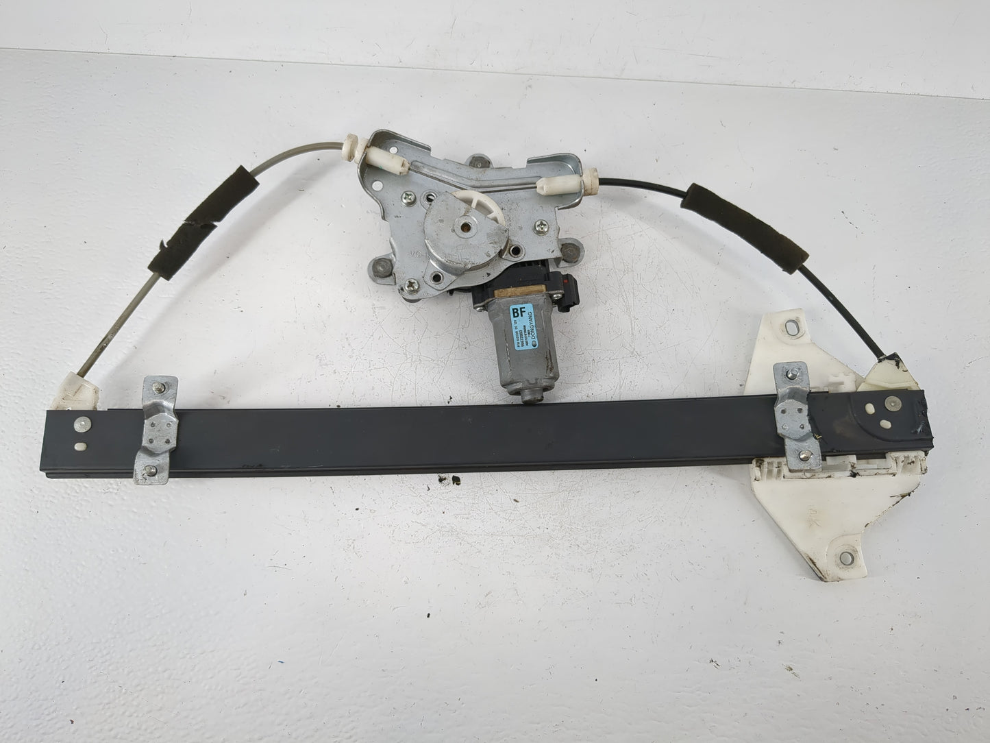 2008-2010 Saturn Vue Driver Front Left Power Window Motor - Oemusedautoparts1.com