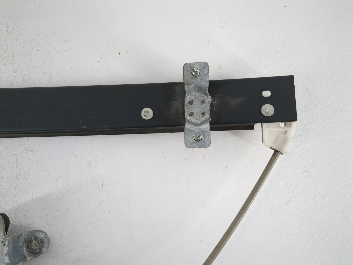 2008-2010 Saturn Vue Passenger Rear Right Power Window Motor - Oemusedautoparts1.com