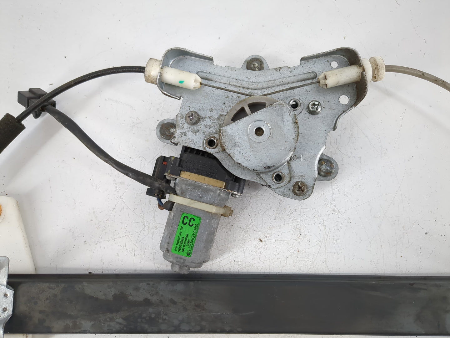 2008-2010 Saturn Vue Driver Rear Left Power Window Motor - Oemusedautoparts1.com