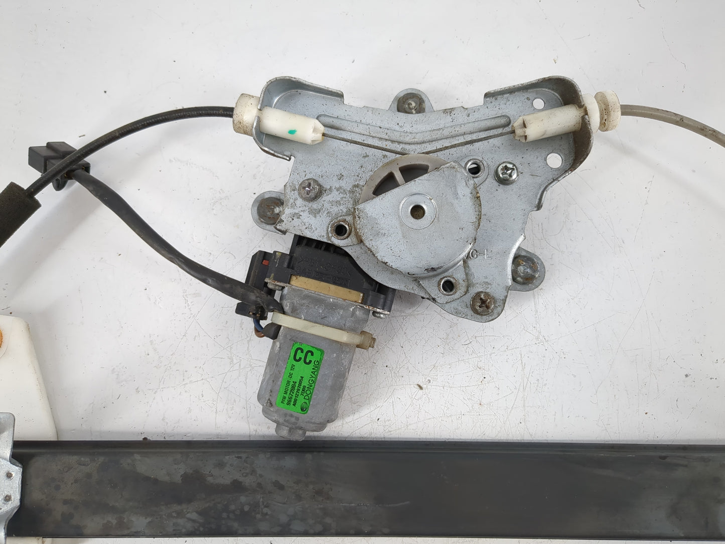 2008-2010 Saturn Vue Driver Rear Left Power Window Motor - Oemusedautoparts1.com