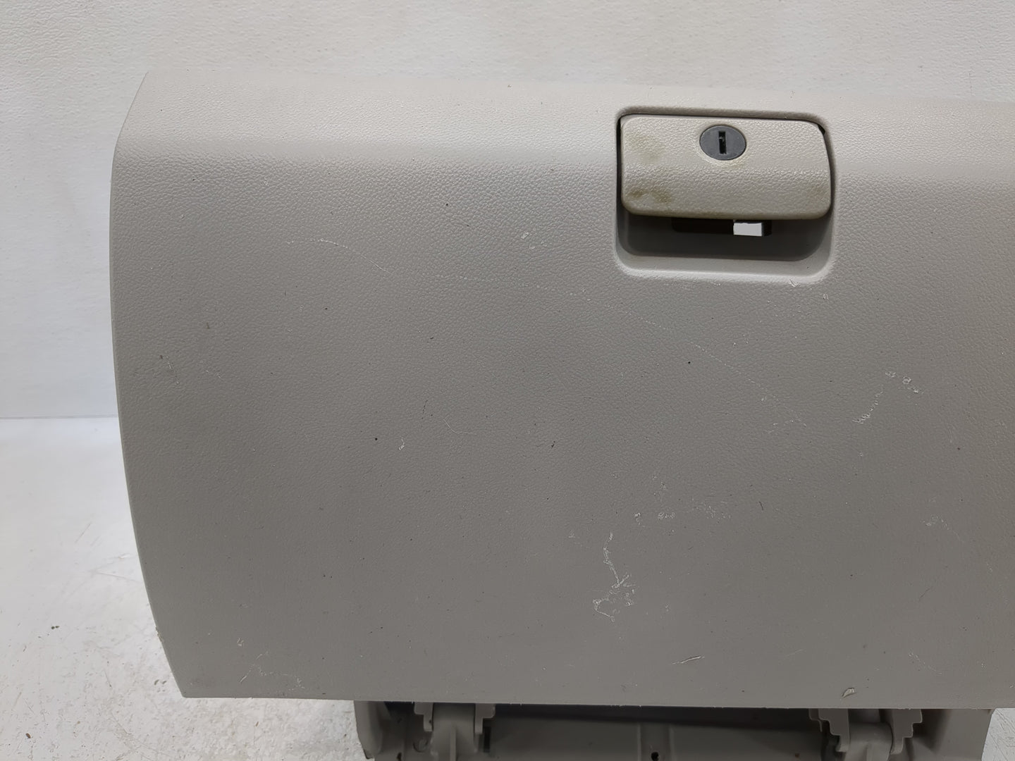 2008 Saturn Vue Passenger Glove Box Door Storage Compartment - Oemusedautoparts1.com