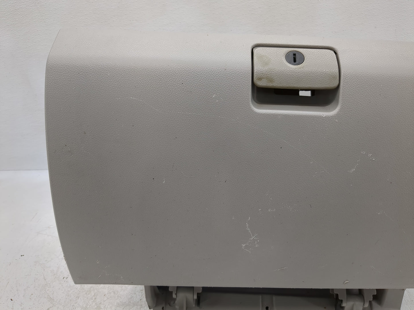 2008 Saturn Vue Passenger Glove Box Door Storage Compartment - Oemusedautoparts1.com