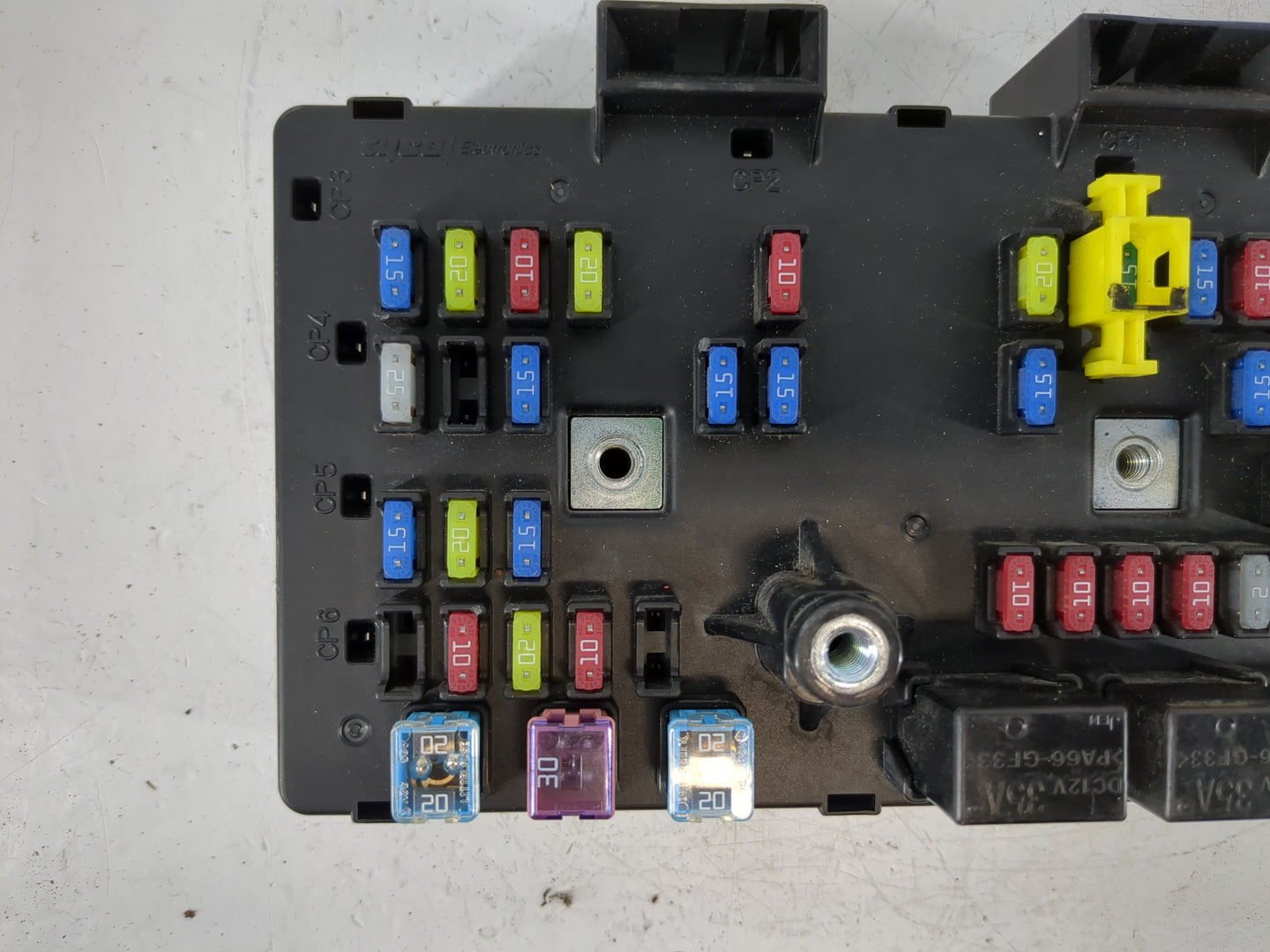 2008-2010 Saturn Vue Body Control Module Bcm Inner Cabin Fuse Box - Oemusedautoparts1.com