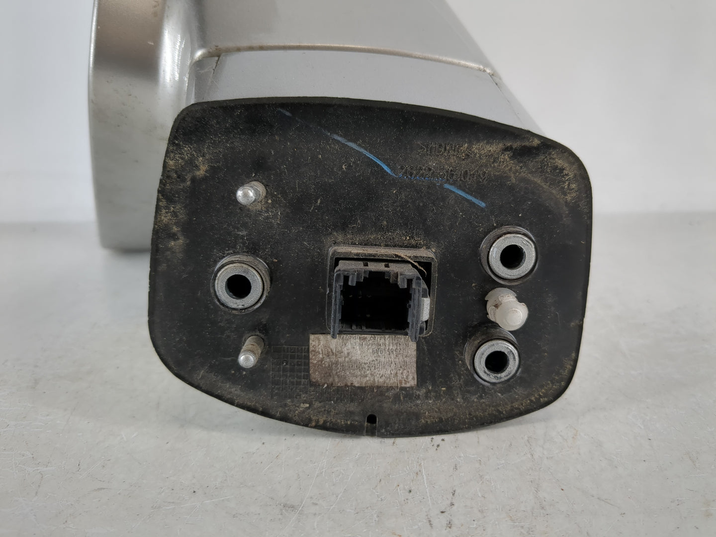 2008-2010 Saturn Vue Passenger Right Side View Manual Door Mirror Grey - Oemusedautoparts1.com