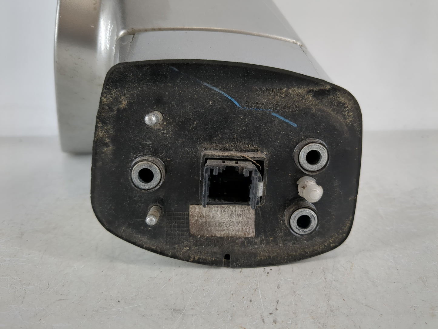 2008-2010 Saturn Vue Passenger Right Side View Manual Door Mirror Grey - Oemusedautoparts1.com