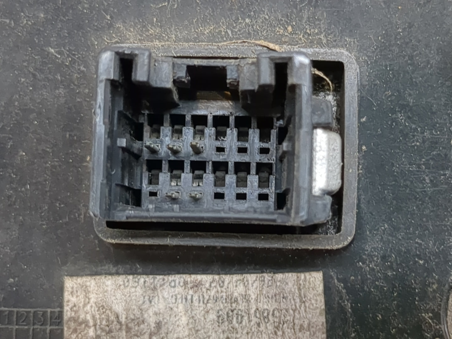 2008-2010 Saturn Vue Passenger Right Side View Manual Door Mirror Grey - Oemusedautoparts1.com